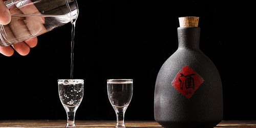 杯中天地，筆底乾坤 作家的酒趣與靈感之釀